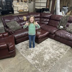 Steve-Silver Pull out recliner leather sofa