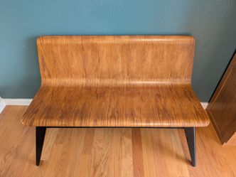 Beautiful woodgrain looking bench!