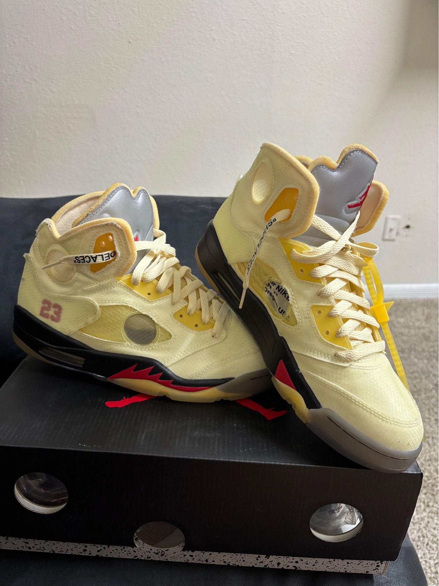 Jordan 5 off whites