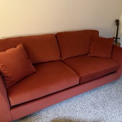 Cozy Pullout Couch - Like New Condition