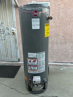 USED RHEEM 40 GALLON WATER HEATER 6YR WARRANTY