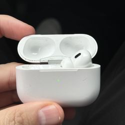 AirPods Pro2 ONLY HAS 1 BUD