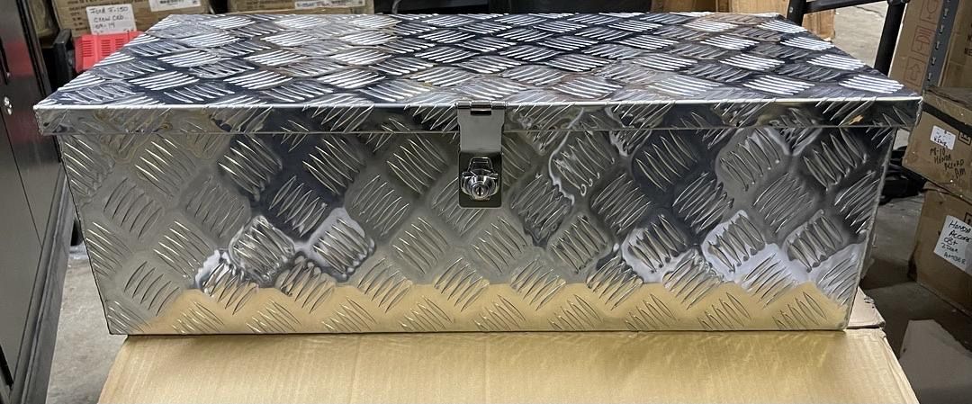 LA Zona Zona Tools Caja De Herramienta Chrome Tool Box 30 Inches Long 12 Inches Wide Erramienta