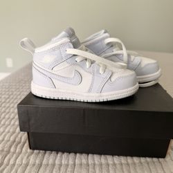 Toddler Jordan 1 Mid Size 7C – Worn Twice – Great Condition