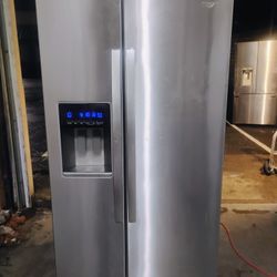 Whirlpool Refrigerator 36w 32d 70h