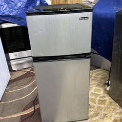 Magic Chef Mini Fridge