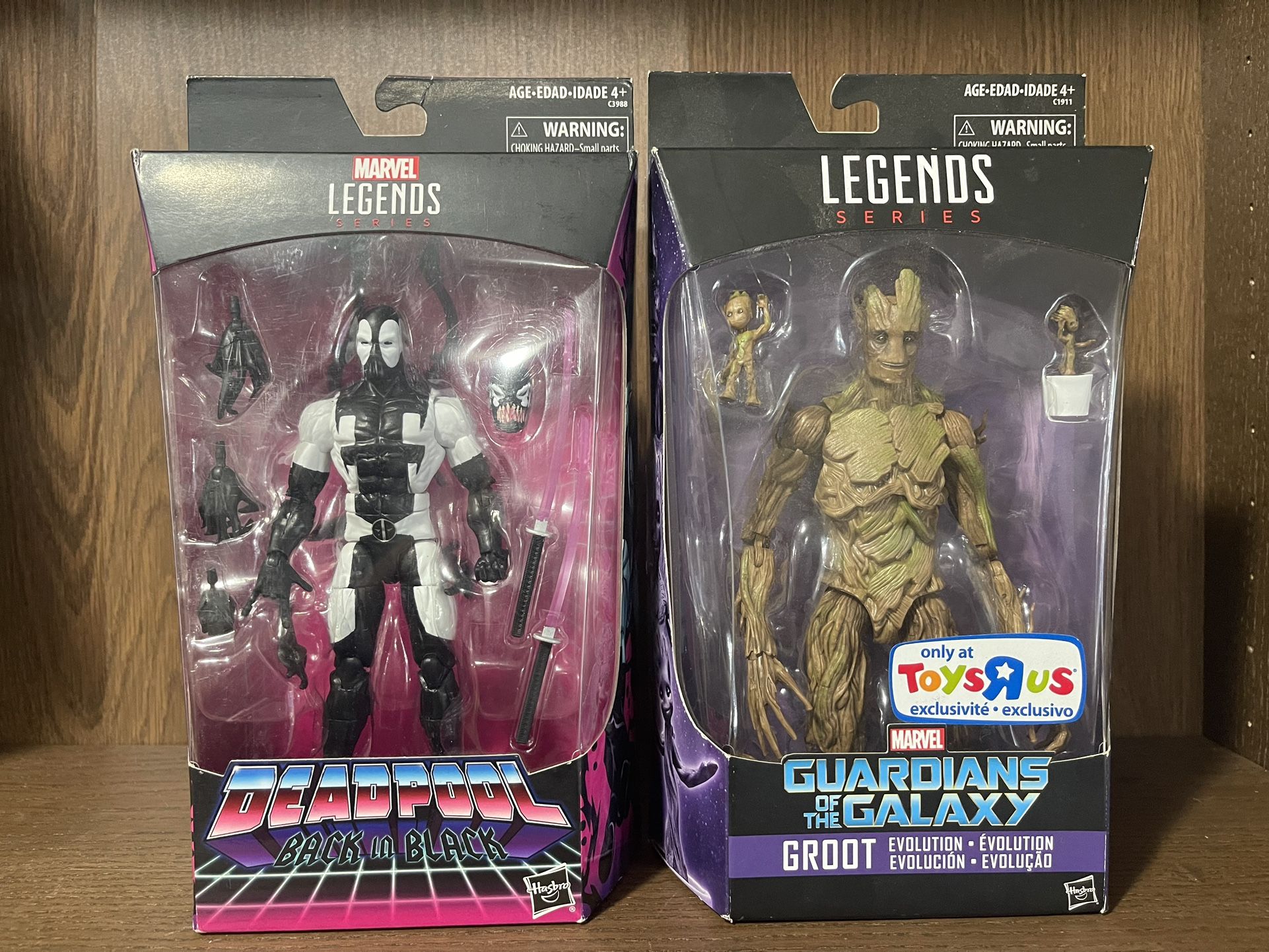 Marvel Legends Deadpool Back To Black And Toys R Us Exclusive GROOT