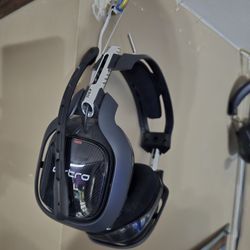 PC Wireless And Xbox Wired Headsets