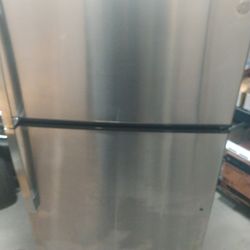 GE Refrigerator