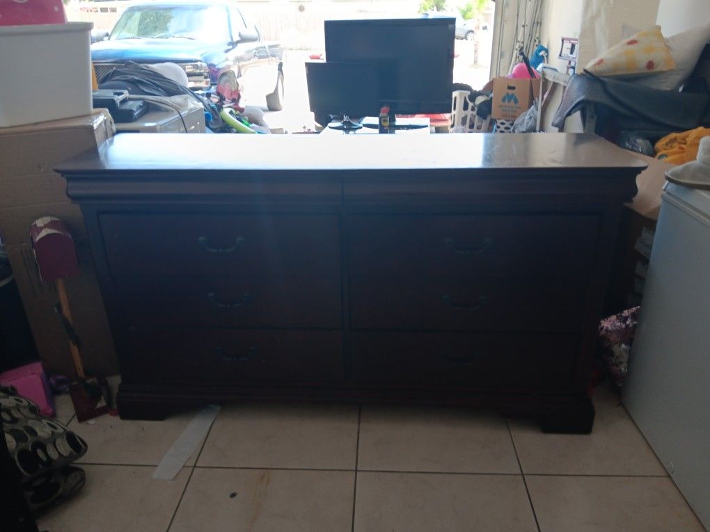 Dresser With Matching Mirror