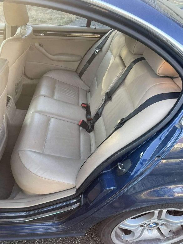 2004 BMW 330i