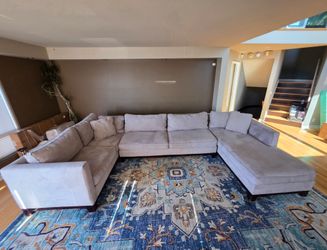 Large U shaped Sectional Sofa with Chaise