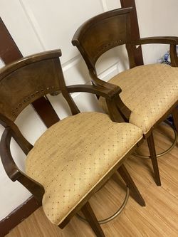 Se Vende 2 Sillas Altas Para Barra