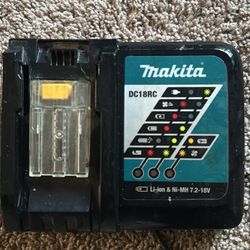 Makita Batery charger