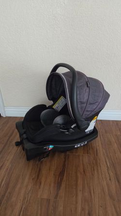 Evenflo Baby Car Seat With Base, Like New ( Price Firm!)