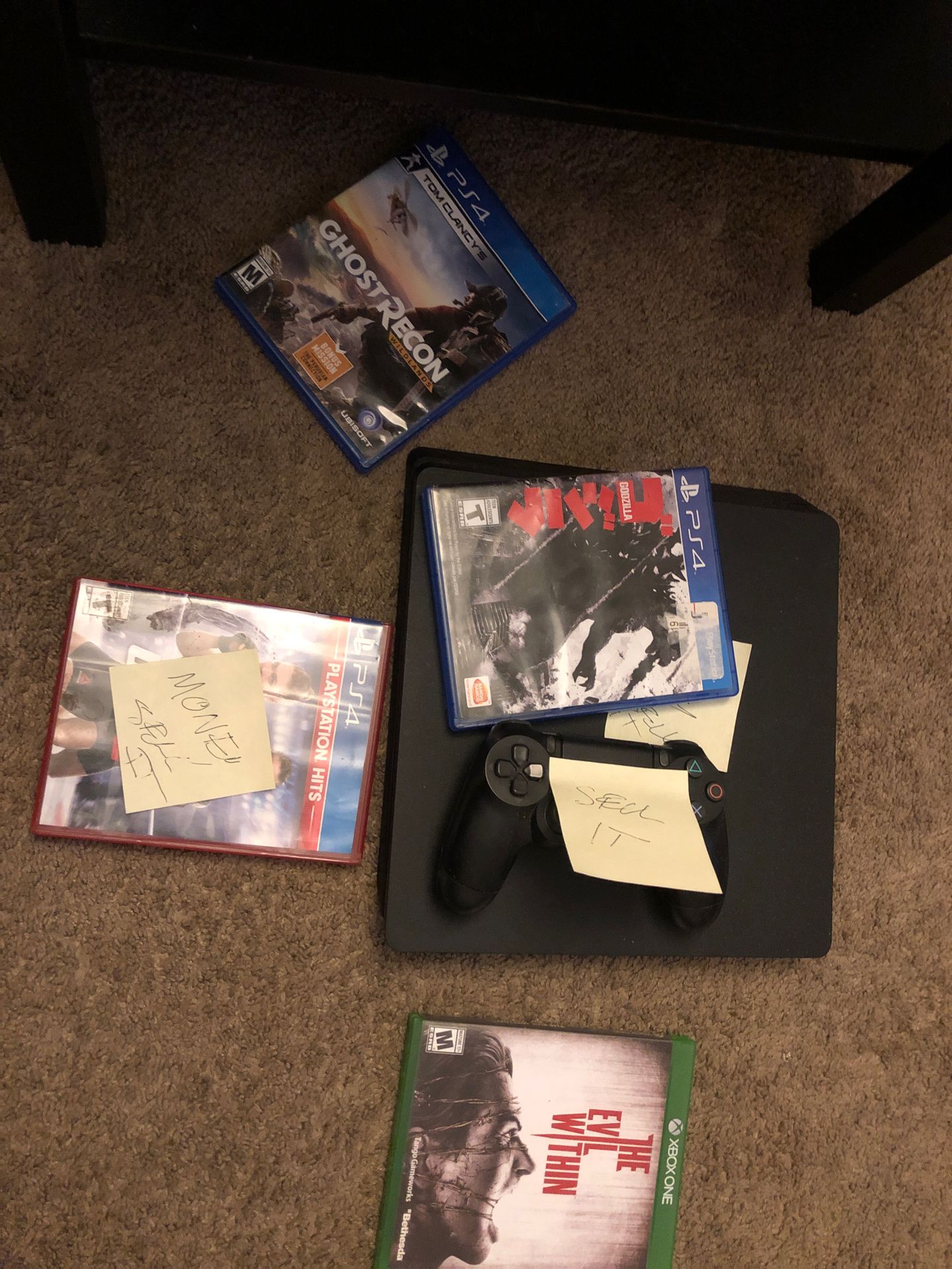 Ps4 bundle , broken ps4