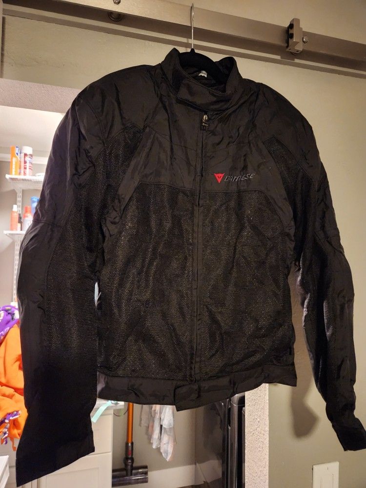 Dainese Size 52 Mesh Summer Motorcycle Jacket With Dainese back Protector Insert - Great Condition