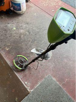 Metal detector