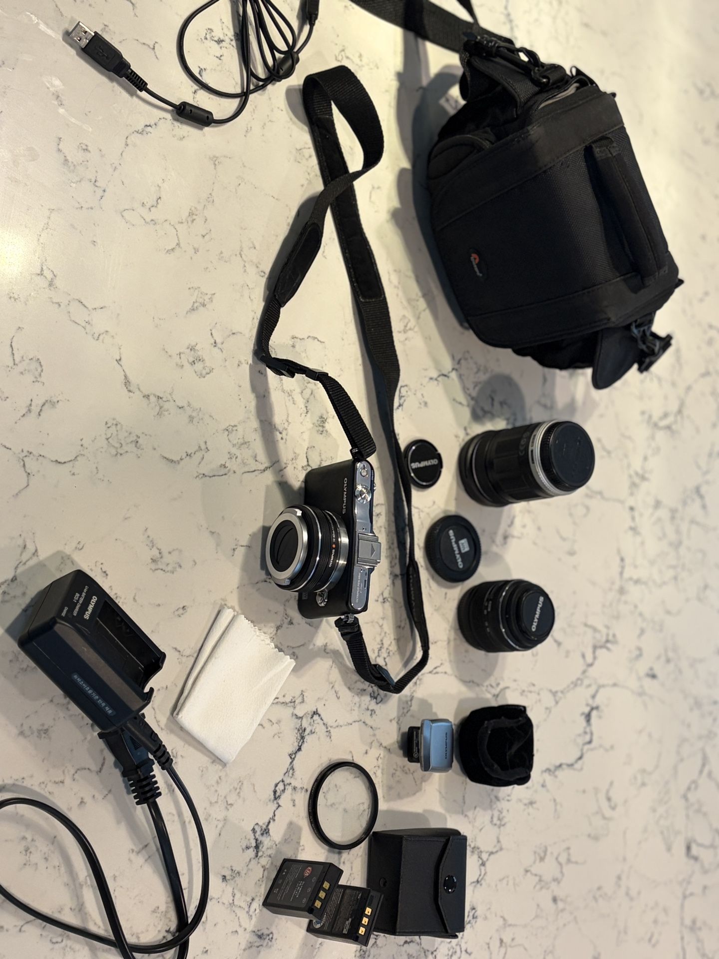 Olympus 4/3 Mirrorless Digital Camera Set