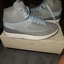 AIR JORDAN 2 RETRO (WOMENS 8.0)
