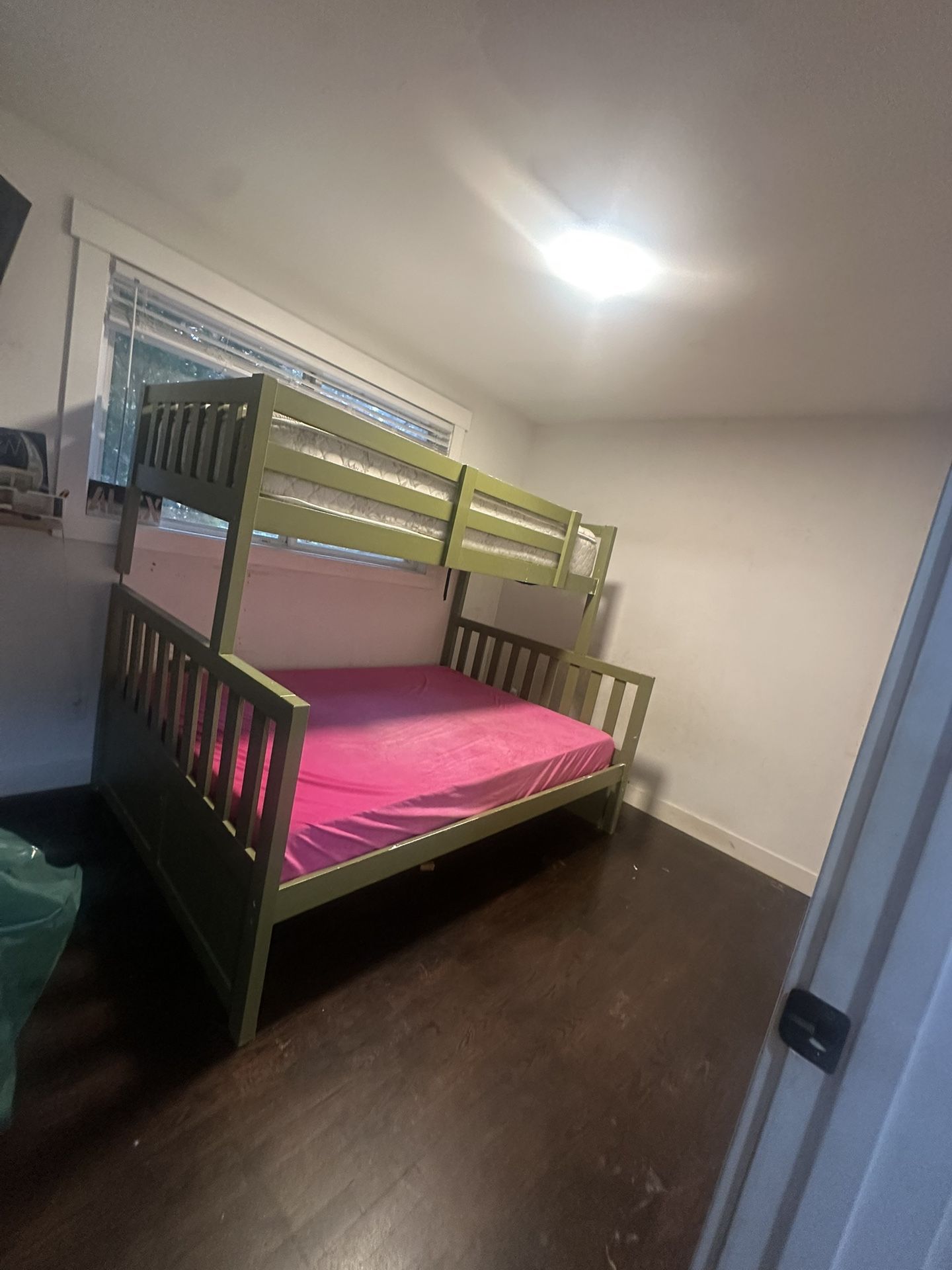 Simmons Twin over Full Bunk Bed