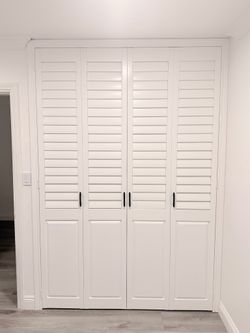 Interior Wood Shutters- Custom, Plantation, Professional Installation, Licensed Company, Window Treatments & Coverings, Persianas De Madera, Espanol