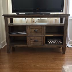 WOODEN TV CONSOLE