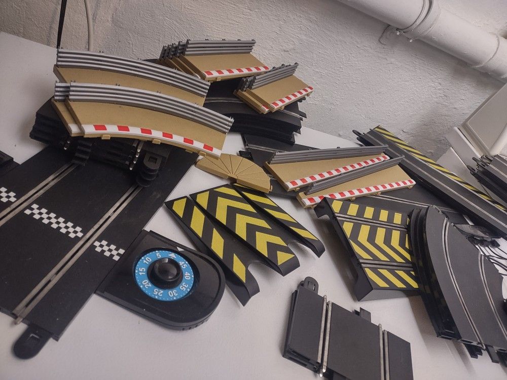 Scalextric Slot Car Track, Borders Guardrails And Accessories 