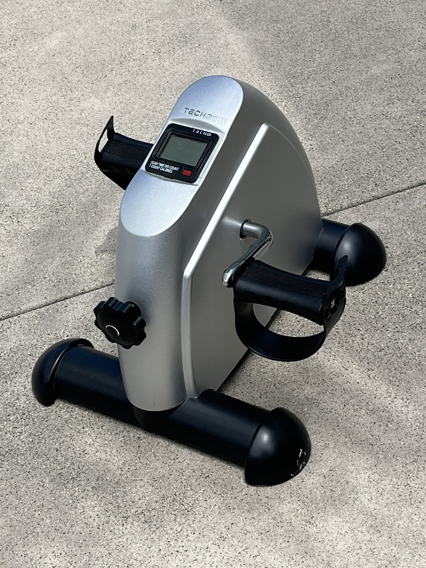 TECHMOO Under Desk Bike Pedal Exerciser Mini Portable 