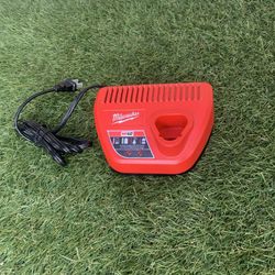 Milwaukee M13 Charger 