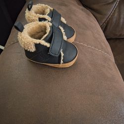 Baby shoes 