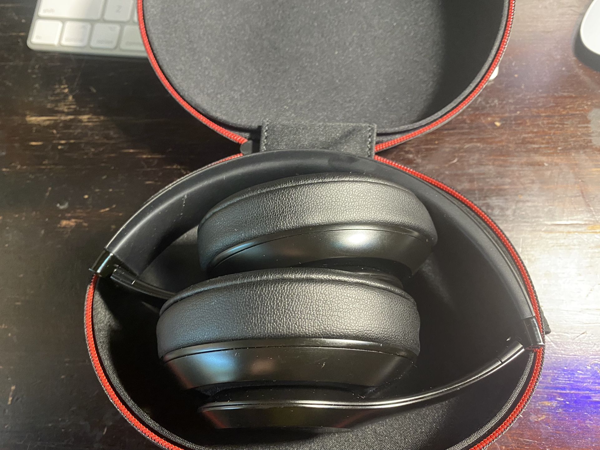 Beats Studio3 Matte Black (2 years of Apple Care)