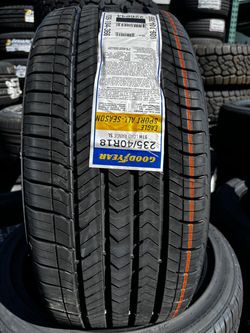 Goodyear Eagle Sport All-Season 235/40R18 Tire