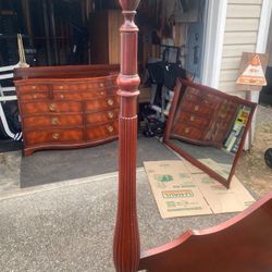 Vintage Morganton Antique Bedroom Set 4 Post Bed , Dresser And Mirror Full Size Pick Up In Orting  Bed 