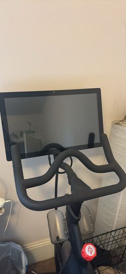 2019 Peloton Bike 2nd Gen Excellent Condition Under 50 Rides - San Francisco, CA