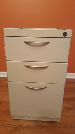 Metal cabinet