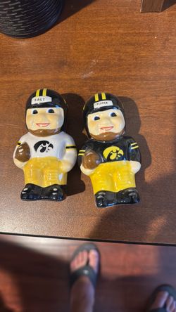 Iow hawkeye salt pepper shakers