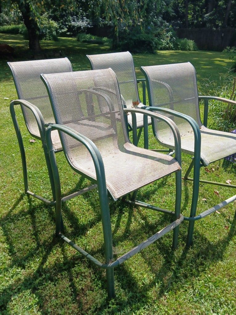 4 Patio Chairs