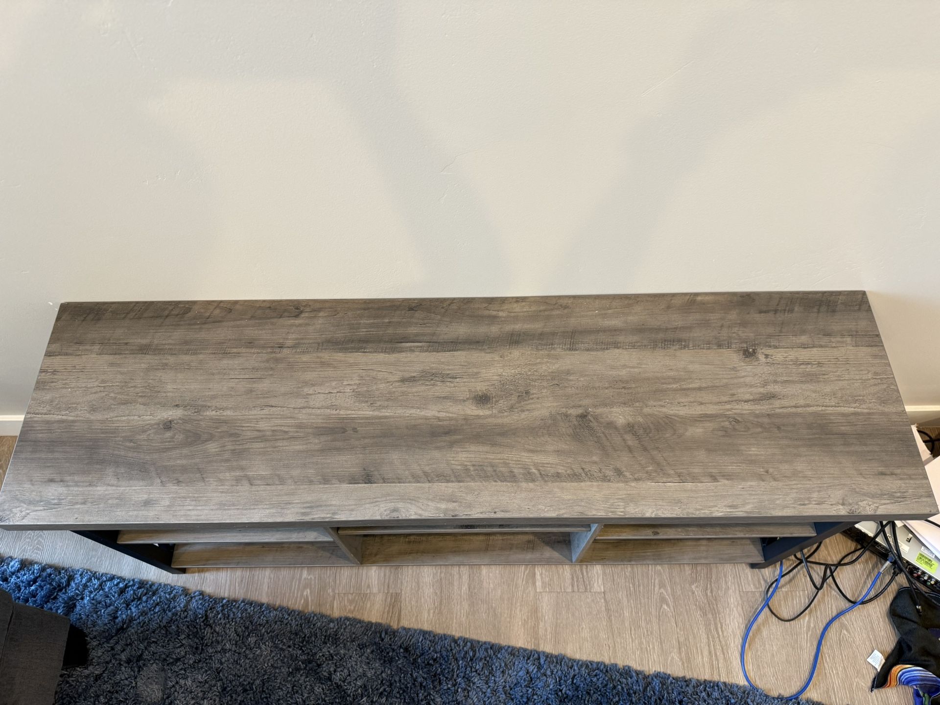 TV stand up to 65” TV