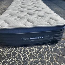 Helix Midnight Luxe Twin XL Mattress 
