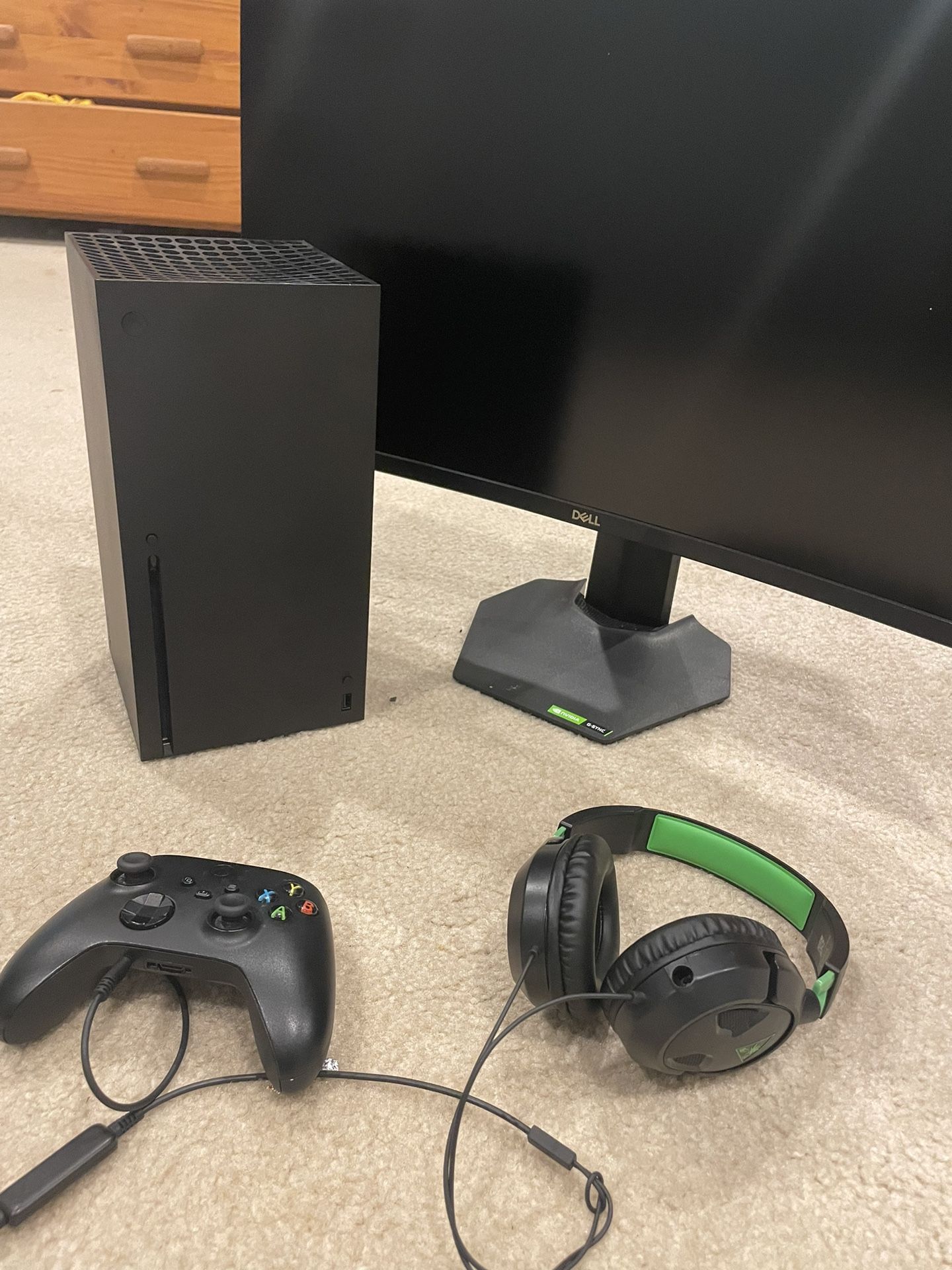 Xbox Series X & Monitor