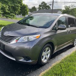 2017 Toyota Sienna
