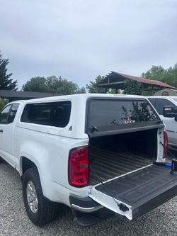 Leer Canopy for 2nd gen Chevy Colorado (left side glass missing)