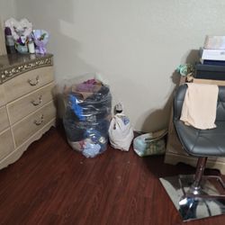 GREAT CHEAP YARD SALE!