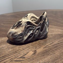 Infant Yeezy foam runners