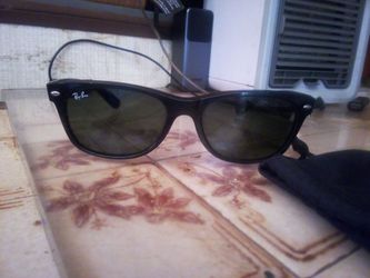 Ray- ban Wayfarer sunglasses