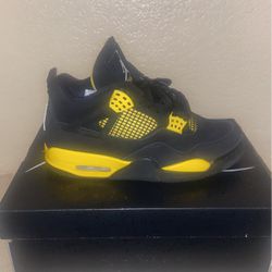 Jordan 4 Yellow Thunder Size 8