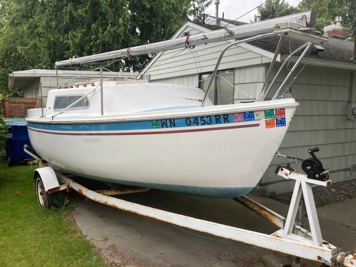 Aquarius 21' sailboat