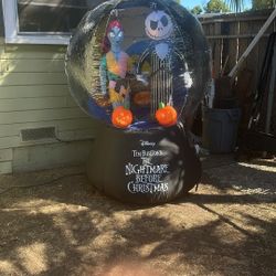 Jack And Sally Snowglobe 