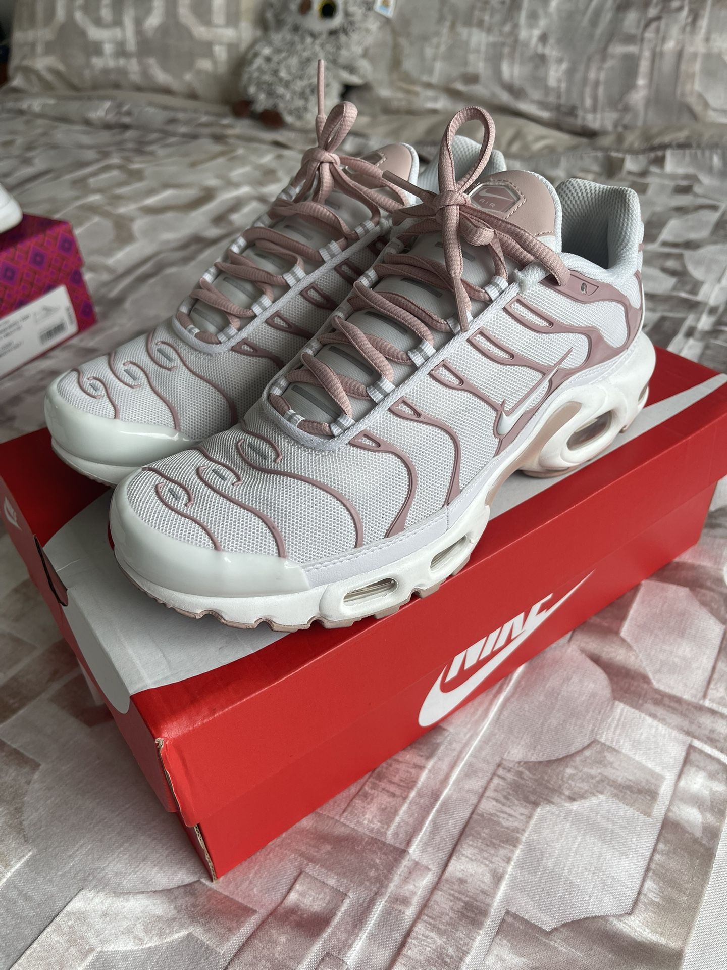 Nike Air Max Plus White/Pink Oxford Size